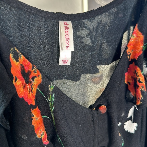 Floral Maxi Dress with a Cold Shoulder, Buttons and Front Slit | Xhileration L - Picture 4 of 7